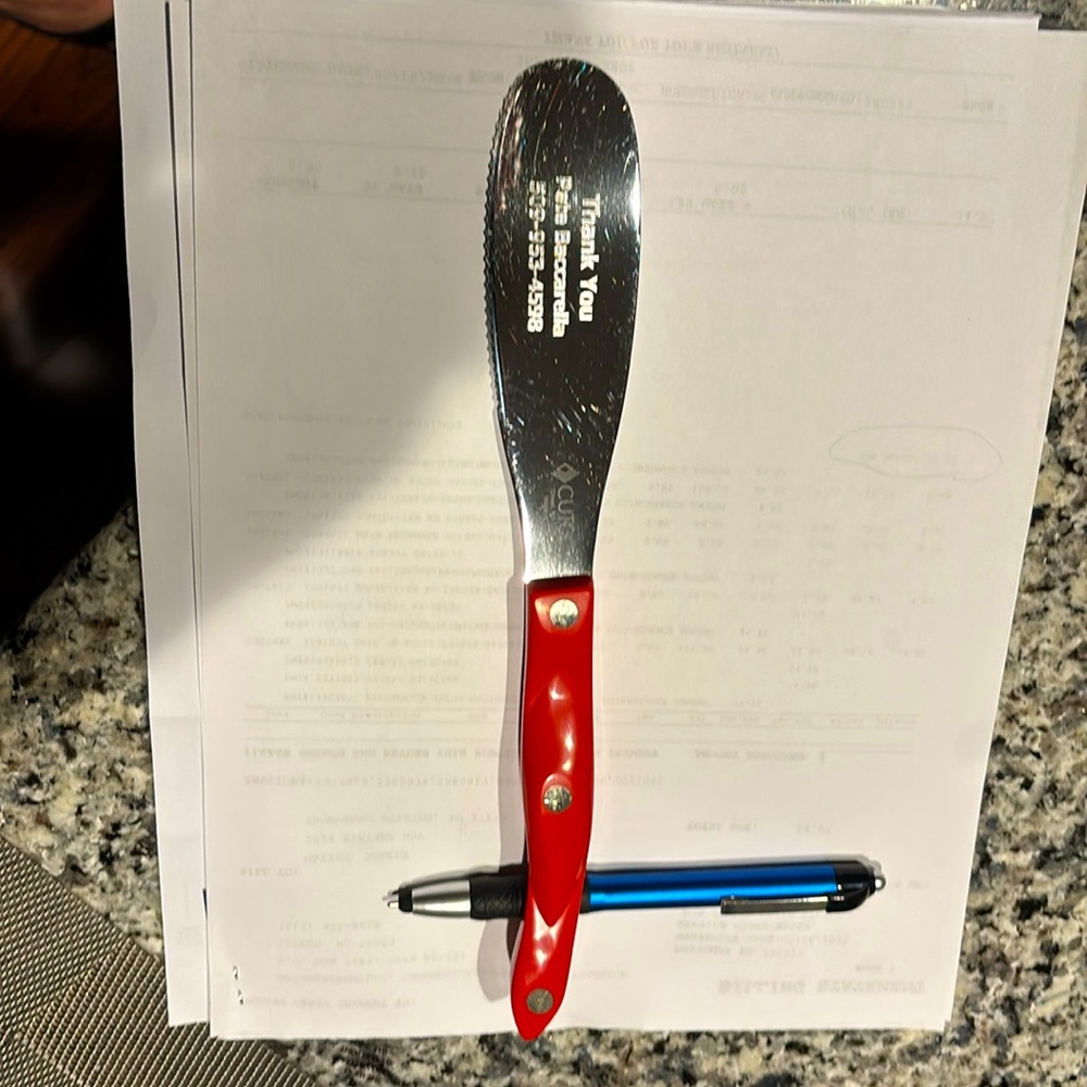 ☆Cutco Red Spreader Knife. ☆ with engraving great for travel picnic basket,